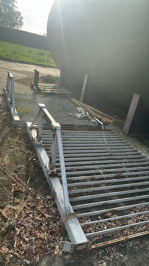 Used fixed forks / pot forks for different pot sizes