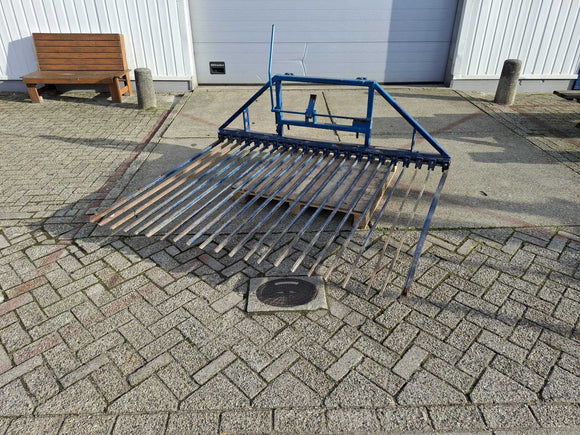 Adjustable fixed pot fork