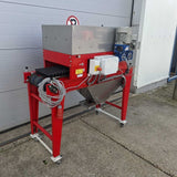 Spreading unit suitable for top-dressing trays, containers or pots with substrate/bark.