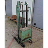 Mobile mesh box stacker, in good working condition with battery and charger