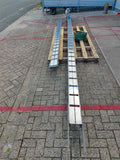 Conveyor belt with motor variator, complete with belt cover
