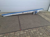 Under drive conveyor belt suitable for potted plants