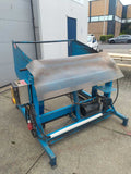 Used Van Rooyen box tipper, complete and in good working condition (price by mutual agreement).