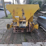 Bunker with soil conveyor belt, suitable as potting soil hopper without drive motor