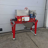 Spreading unit suitable for top-dressing trays, containers or pots with substrate/bark.